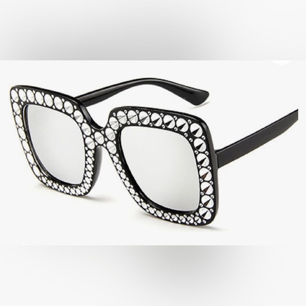 Black  Frame  With  Clear Lens  Imitation Diamonds Square Classic Sunglasses